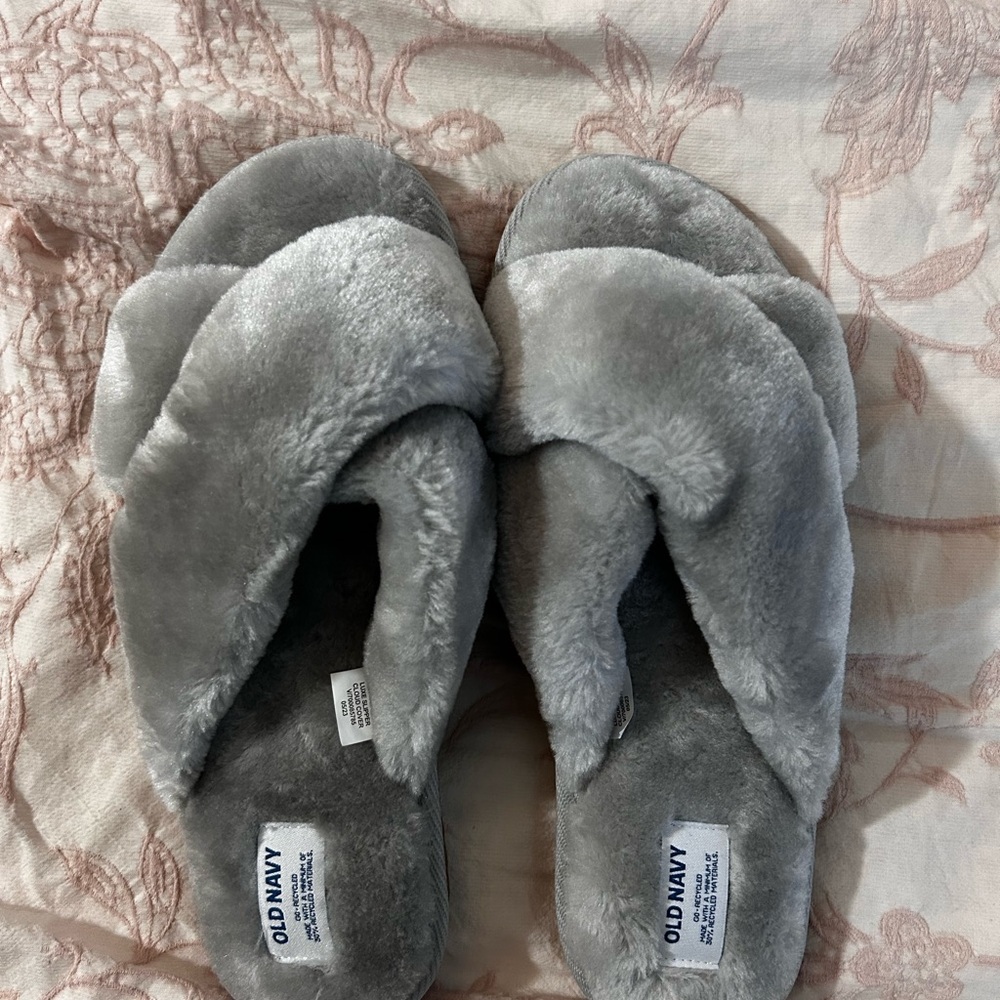 Old Navy Gray Faux Fur Slippers